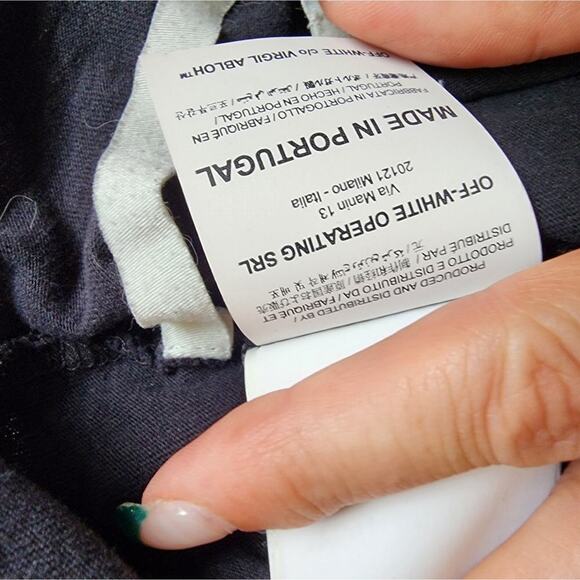 MAIN LABEL BLACK GREEN TEE SIZE XS (OVERSIZED SEE MEASUREMENTS) - Picture 7 of 8